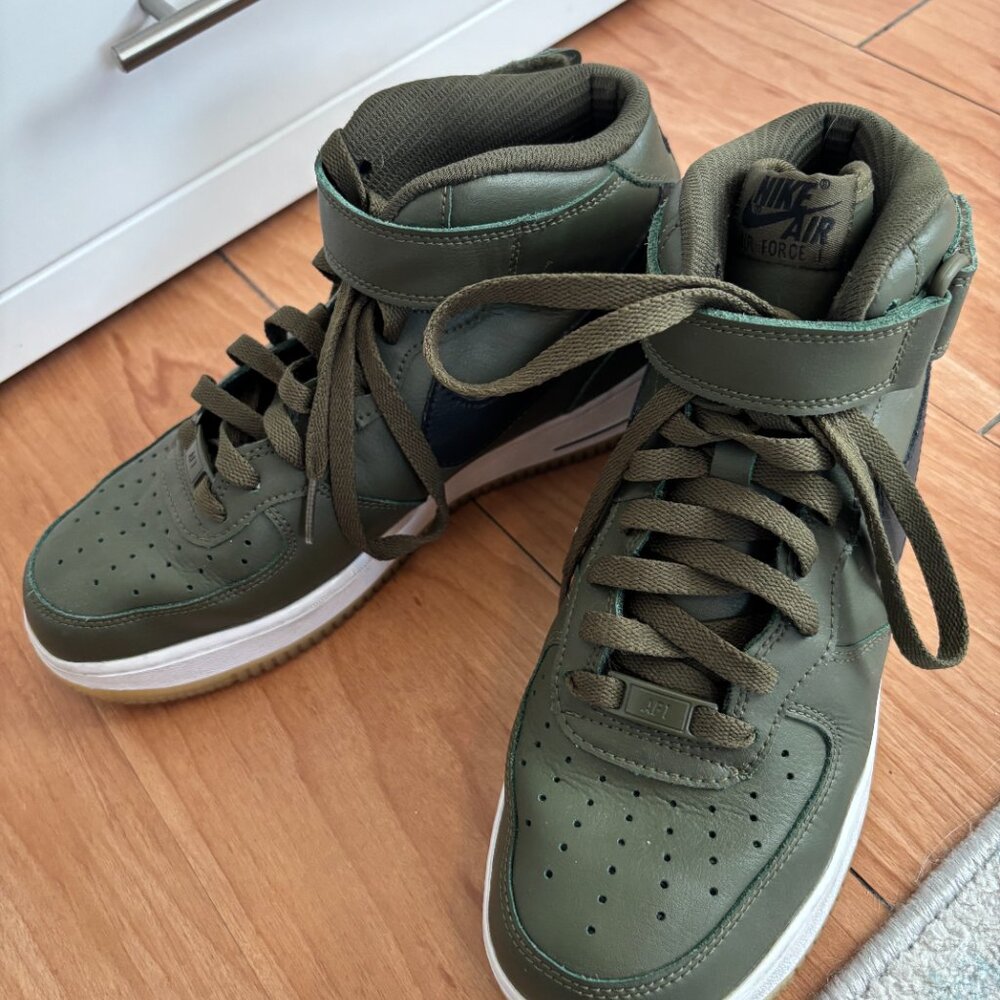 Women's Nike Air Force 1 High Top Sneakers | Size 8.5 - Picture 7 of 8